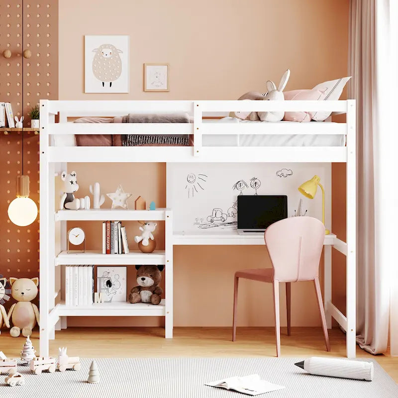 Lit mezzanine en bois avec étagères et bureau