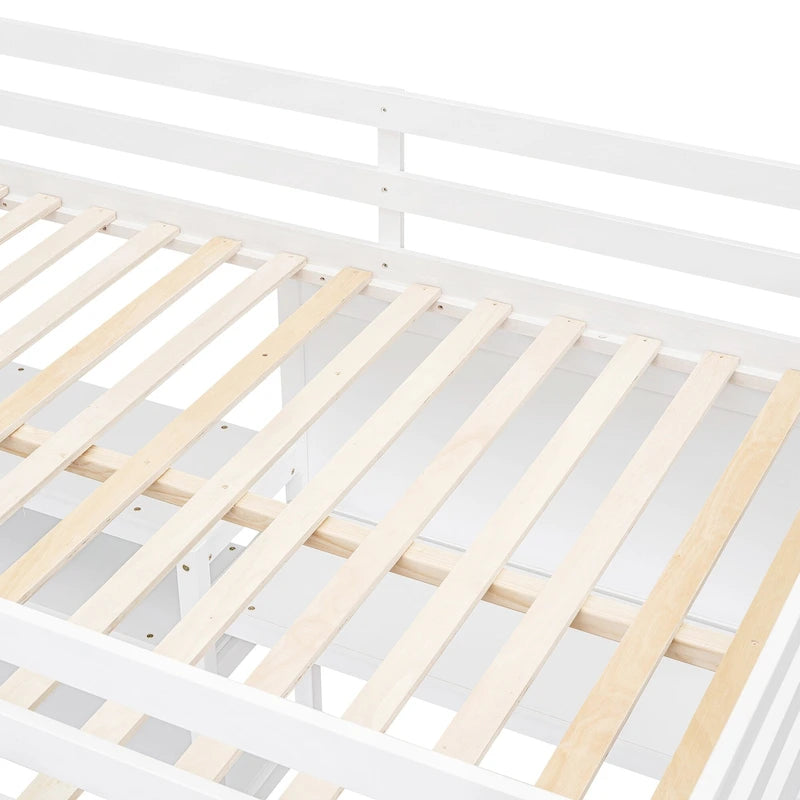 Lit mezzanine en bois avec étagères et bureau