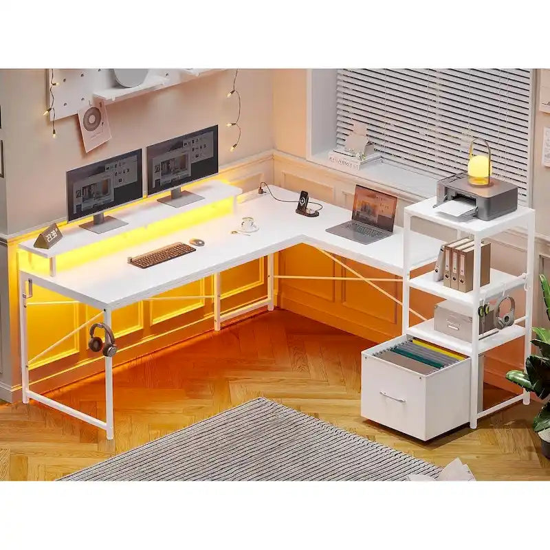 Bureau informatique de 130 cm avec étagères de rangement, tiroir et prises de courant